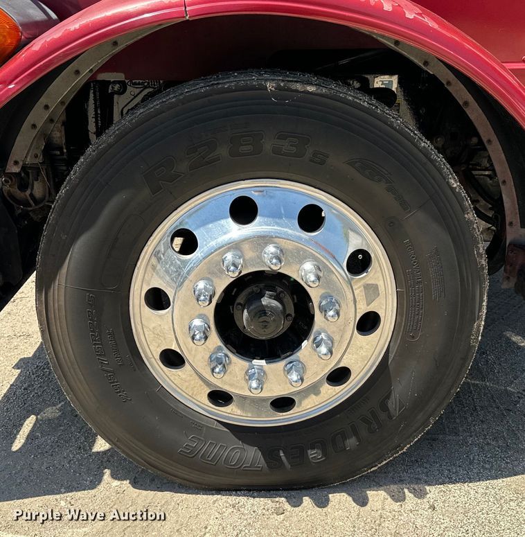 image for item EH3864 2005 Peterbilt  379 semi truck