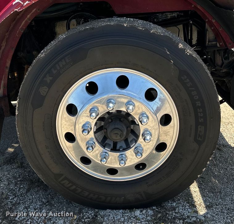 image for item EH3864 2005 Peterbilt  379 semi truck