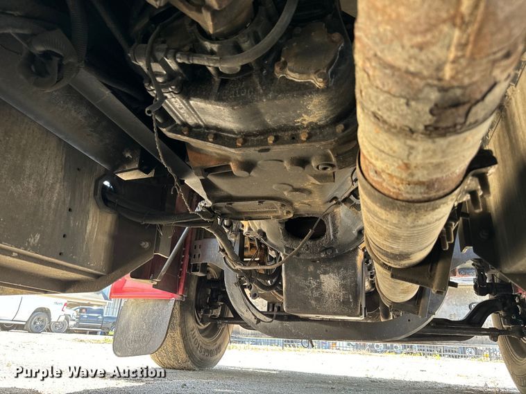 image for item EH3864 2005 Peterbilt  379 semi truck