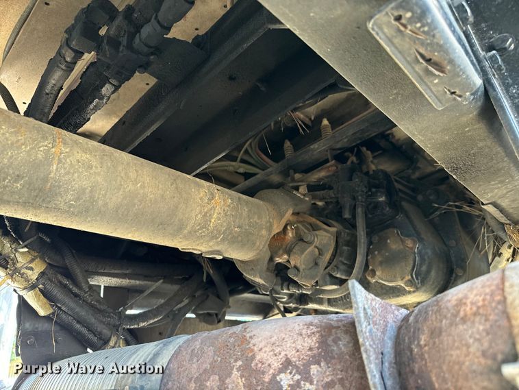 image for item EH3864 2005 Peterbilt  379 semi truck