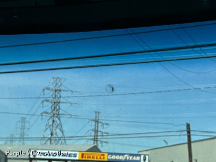 image for item EH3866 2015 Peterbilt  579 semi truck