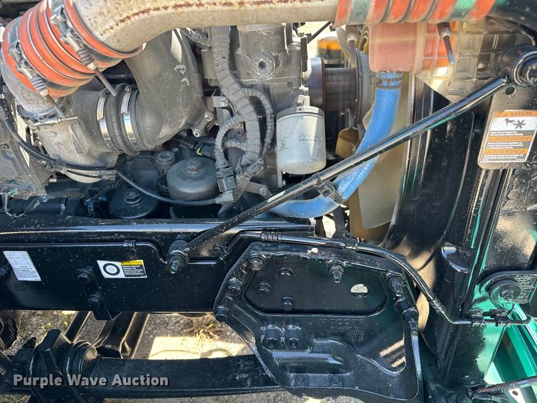 image for item EH3866 2015 Peterbilt  579 semi truck