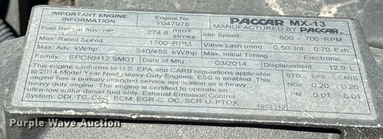 image for item EH3866 2015 Peterbilt  579 semi truck