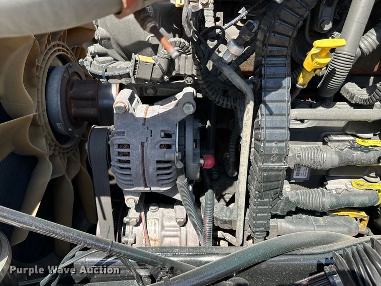 image for item EH3866 2015 Peterbilt  579 semi truck