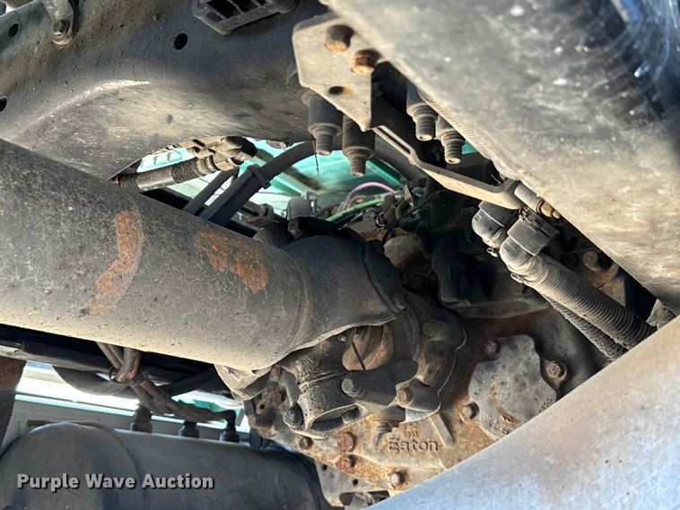 image for item EH3866 2015 Peterbilt  579 semi truck