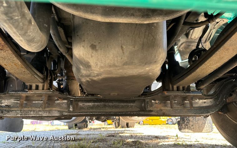 image for item EH3866 2015 Peterbilt  579 semi truck