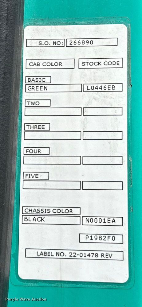 image for item EH3866 2015 Peterbilt  579 semi truck