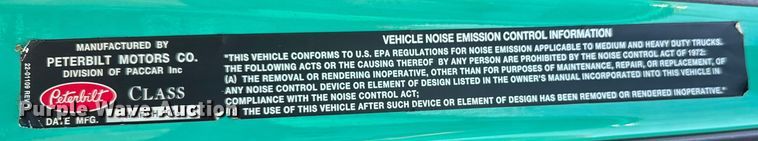 image for item EH3866 2015 Peterbilt  579 semi truck