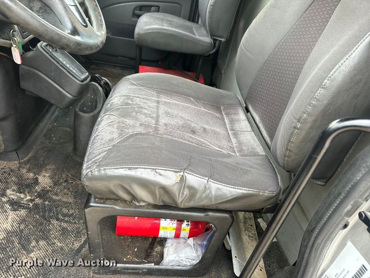 image for item EH5404 2015 International  Terrastar  flatbed truck