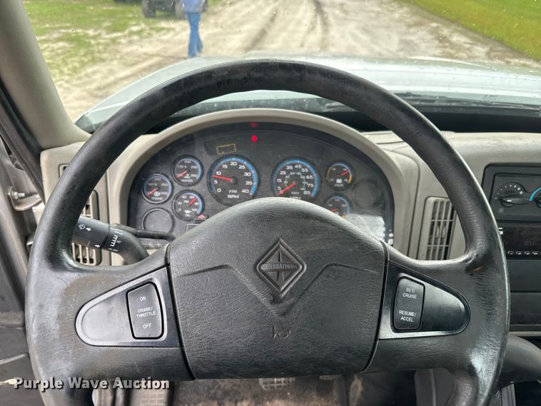 image for item EH5404 2015 International  Terrastar  flatbed truck