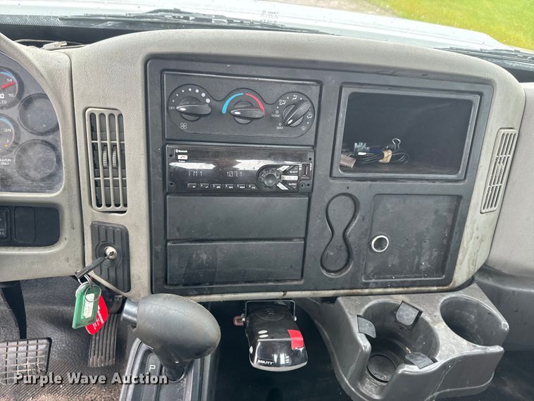 image for item EH5404 2015 International  Terrastar  flatbed truck