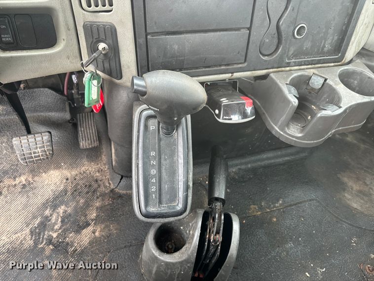 image for item EH5404 2015 International  Terrastar  flatbed truck