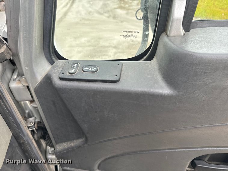 image for item EH5404 2015 International  Terrastar  flatbed truck