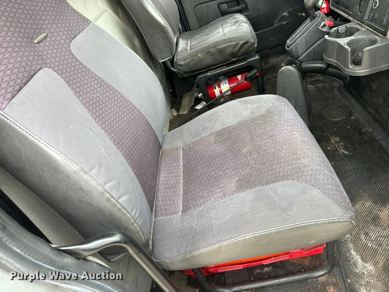 image for item EH5404 2015 International  Terrastar  flatbed truck