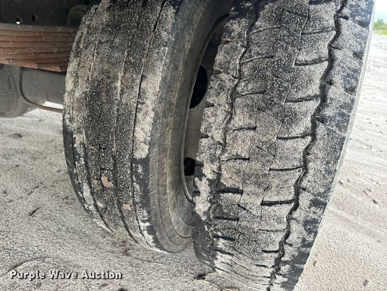 image for item EH5404 2015 International  Terrastar  flatbed truck