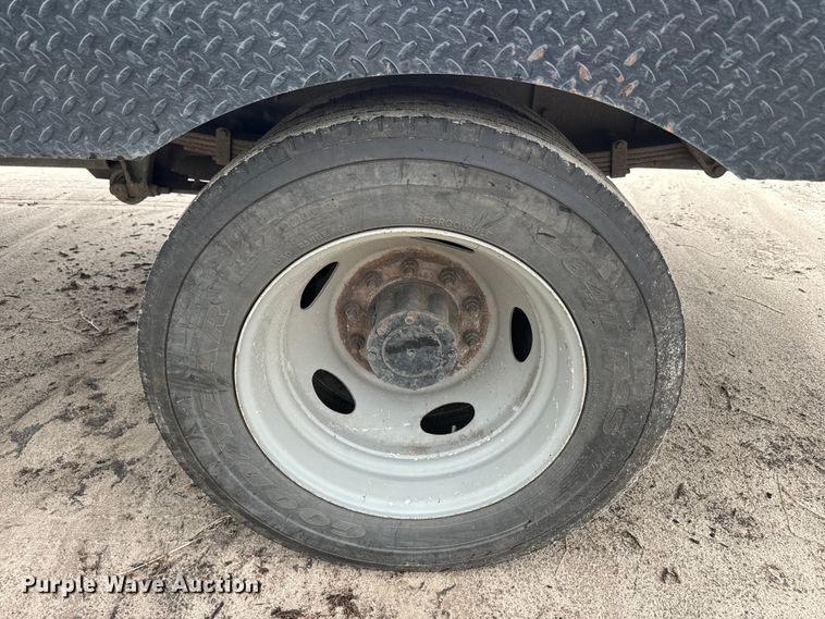 image for item EH5404 2015 International  Terrastar  flatbed truck