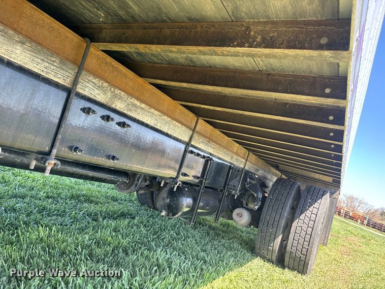 image for item EH5429 2016 Peterbilt 337 box truck