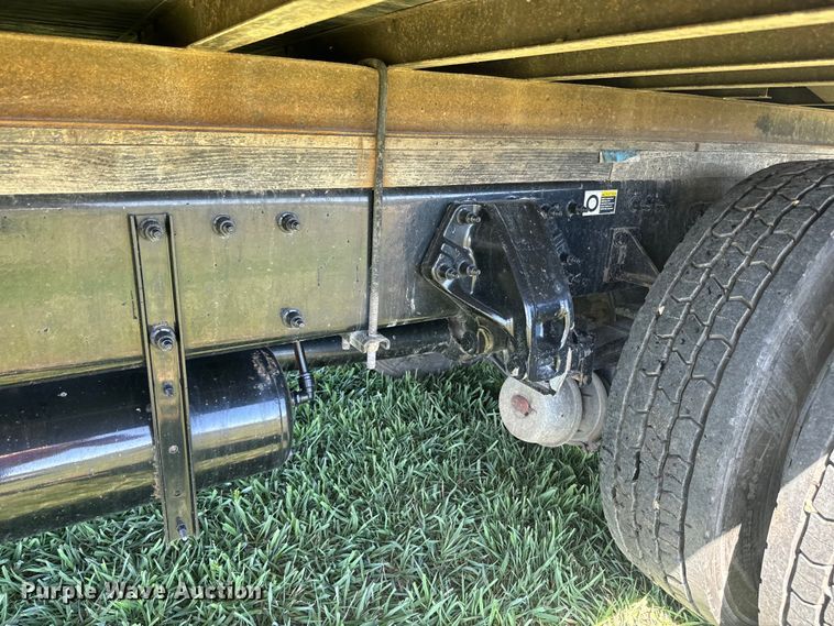 image for item EH5429 2016 Peterbilt 337 box truck