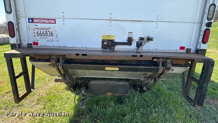 image for item EH5429 2016 Peterbilt 337 box truck