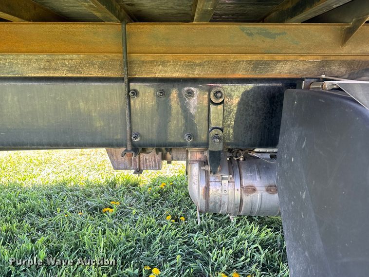 image for item EH5429 2016 Peterbilt 337 box truck