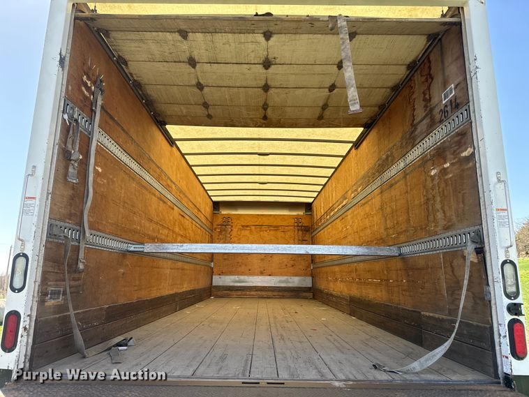 image for item EH5429 2016 Peterbilt 337 box truck