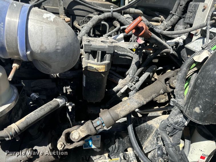 image for item EH5429 2016 Peterbilt 337 box truck