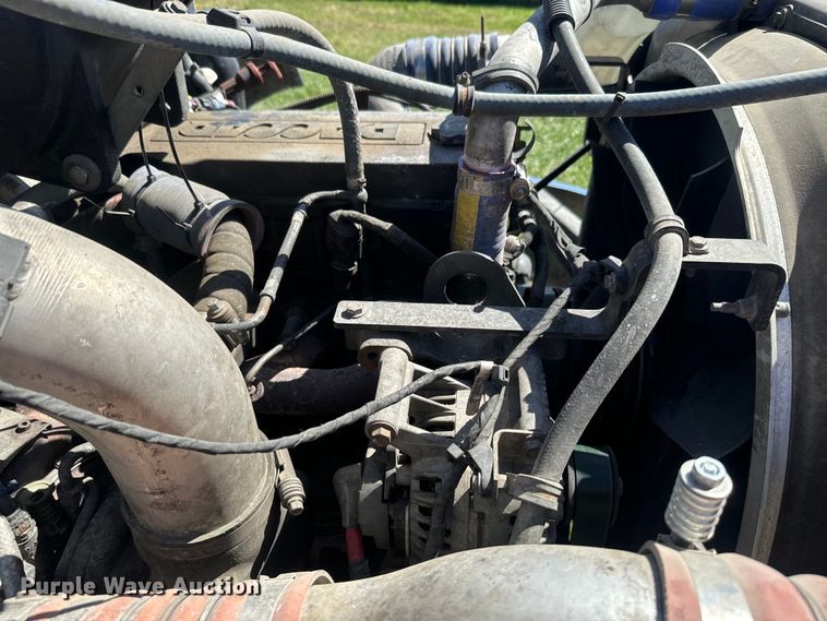 image for item EH5429 2016 Peterbilt 337 box truck