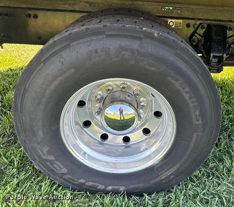 image for item EH5429 2016 Peterbilt 337 box truck