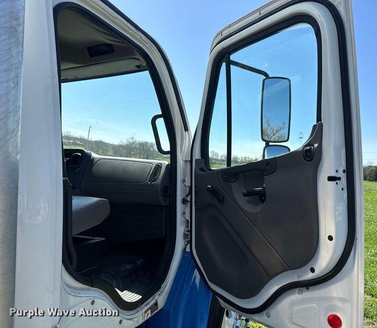 image for item EH5430 2018 Freightliner  Business Class M2 box truck