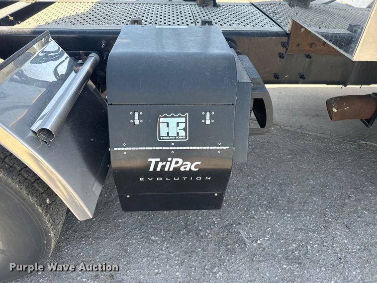 image for item EH5477 2020 Volvo VNL semi truck