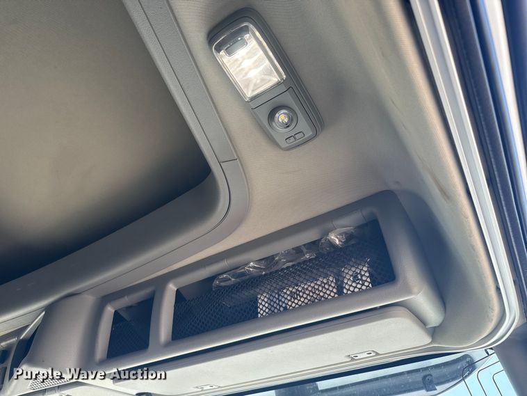 image for item EH5477 2020 Volvo VNL semi truck