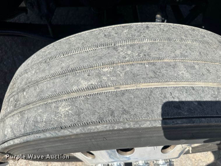 image for item EH5477 2020 Volvo VNL semi truck