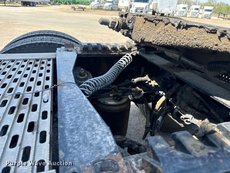 image for item EH5478 2019 Kenworth  T680 semi truck