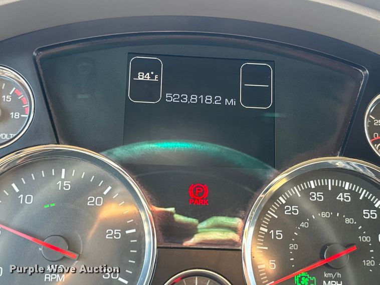 image for item EH5478 2019 Kenworth  T680 semi truck