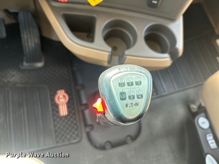 image for item EH5478 2019 Kenworth  T680 semi truck