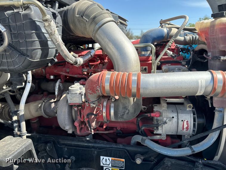 image for item EH5478 2019 Kenworth  T680 semi truck