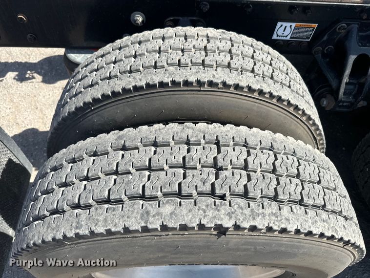 image for item EH5478 2019 Kenworth  T680 semi truck