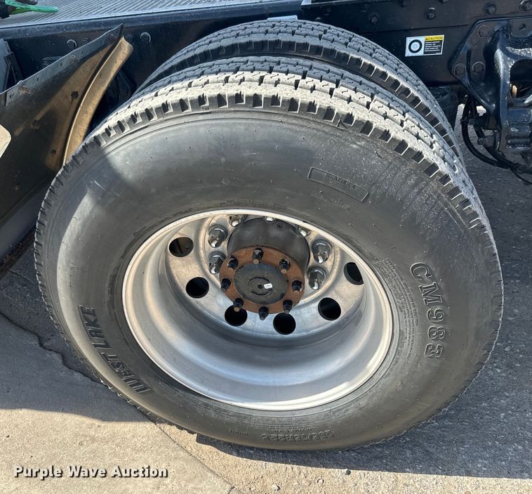 image for item EH5478 2019 Kenworth  T680 semi truck