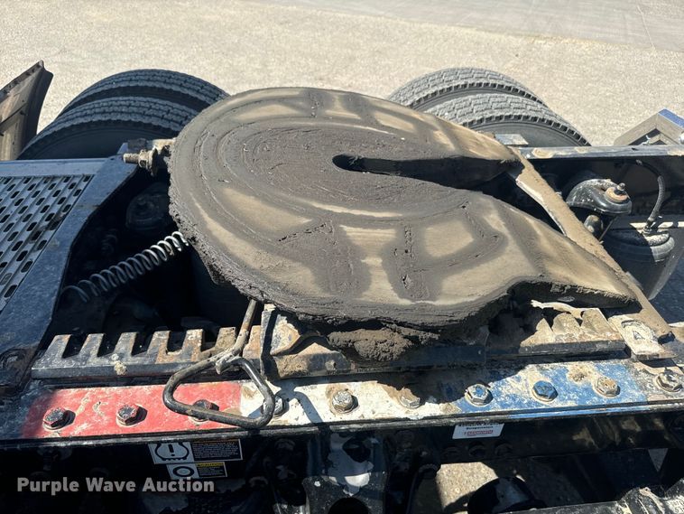 image for item EH5479 2019 Kenworth T680 semi truck