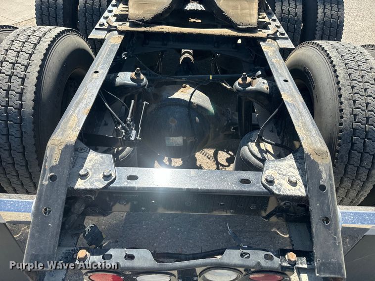 image for item EH5479 2019 Kenworth T680 semi truck