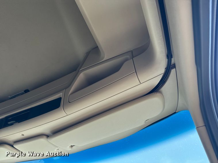 image for item EH5479 2019 Kenworth T680 semi truck