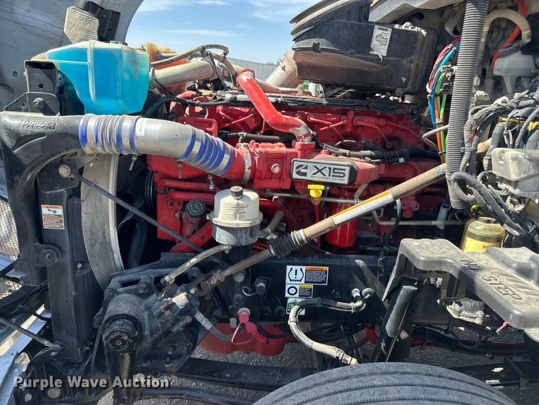 image for item EH5479 2019 Kenworth T680 semi truck