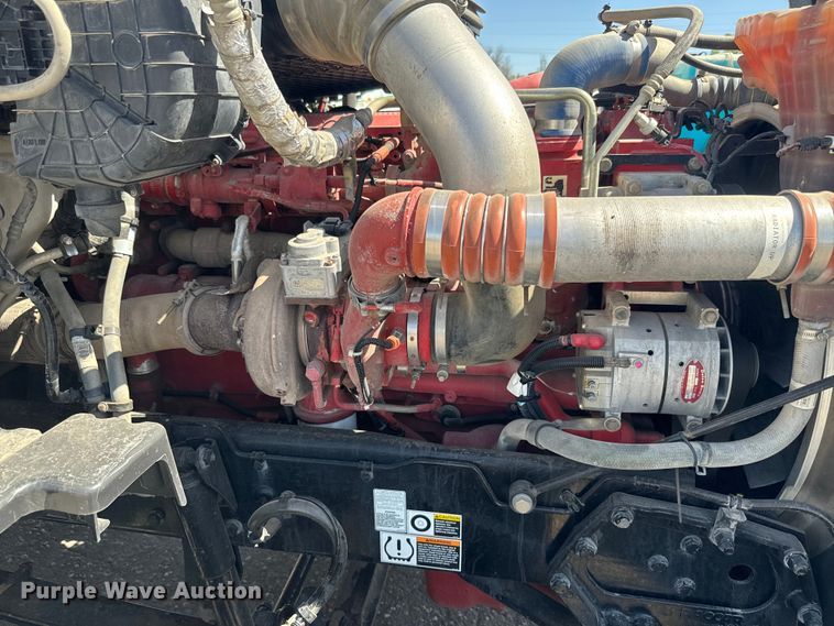 image for item EH5479 2019 Kenworth T680 semi truck