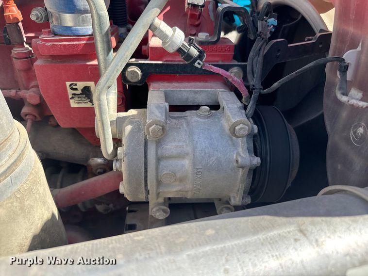 image for item EH5479 2019 Kenworth T680 semi truck