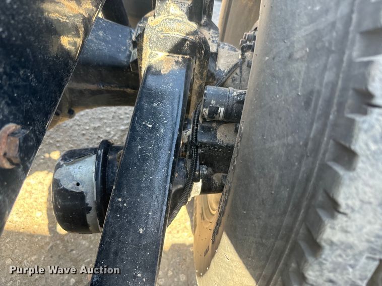 image for item EH5479 2019 Kenworth T680 semi truck