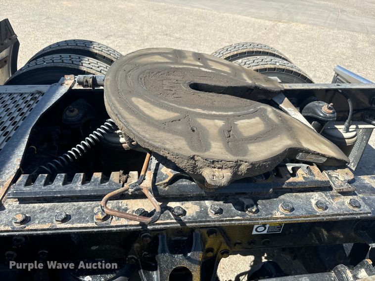 image for item EH5480 2019 Kenworth T680 semi truck