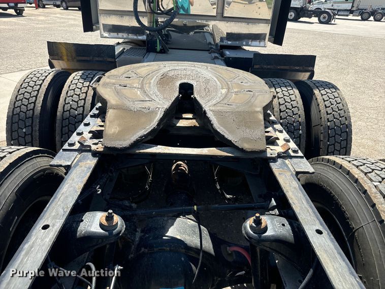 image for item EH5480 2019 Kenworth T680 semi truck