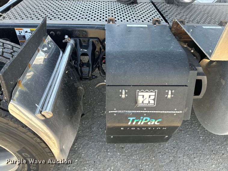 image for item EH5480 2019 Kenworth T680 semi truck