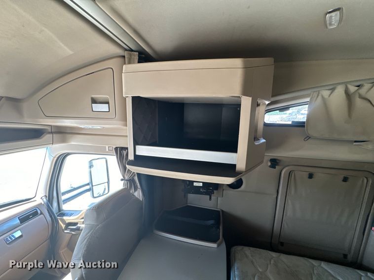 image for item EH5480 2019 Kenworth T680 semi truck