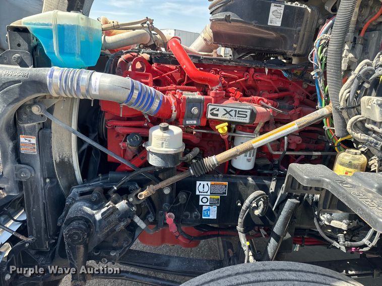 image for item EH5480 2019 Kenworth T680 semi truck